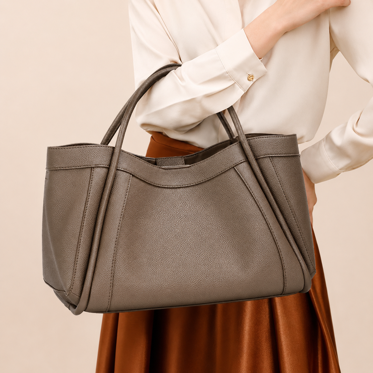 Classic Aura Handbag